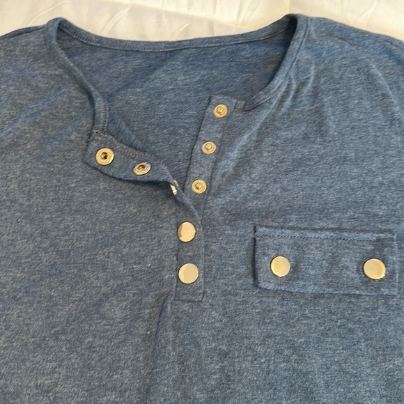 SHEIN long sleeve top with gold snaps - Picture 2 of 3